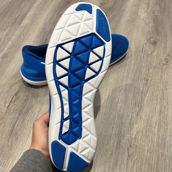 Brand new Nike flex 2017 run running shoes size 11.5 - Picture 2 of 4